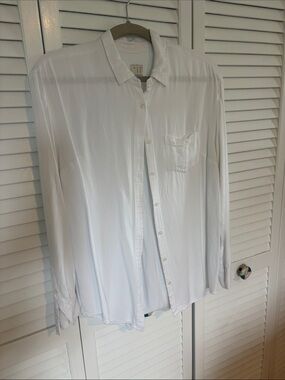 White long sleeve Button-Up Shirt - Lightweight Casual